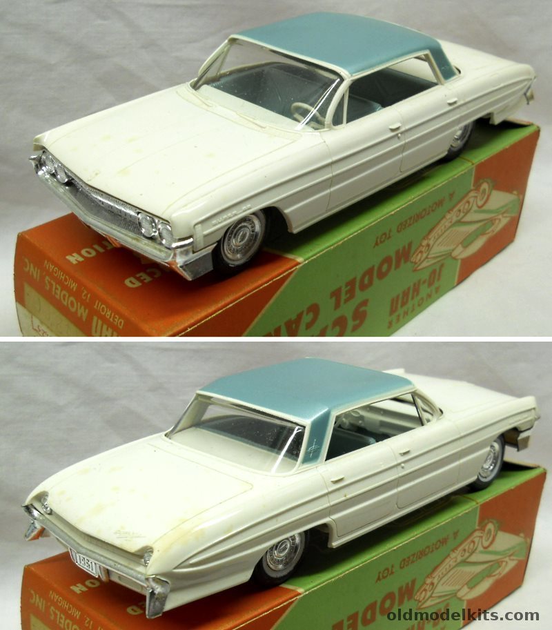 Jo-Han 1/25 1961 Oldsmobile Super 88 Four Door Hardtop Promo plastic model kit